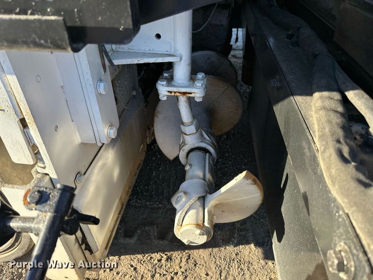 image for item NQ9470 2011 Roadtec RP-195E  paver