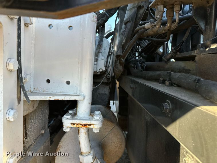 image for item NQ9470 2011 Roadtec RP-195E  paver