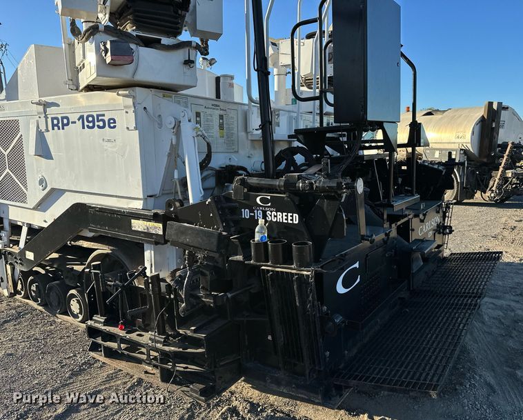 image for item NQ9470 2011 Roadtec RP-195E  paver