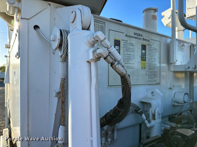 image for item NQ9470 2011 Roadtec RP-195E  paver