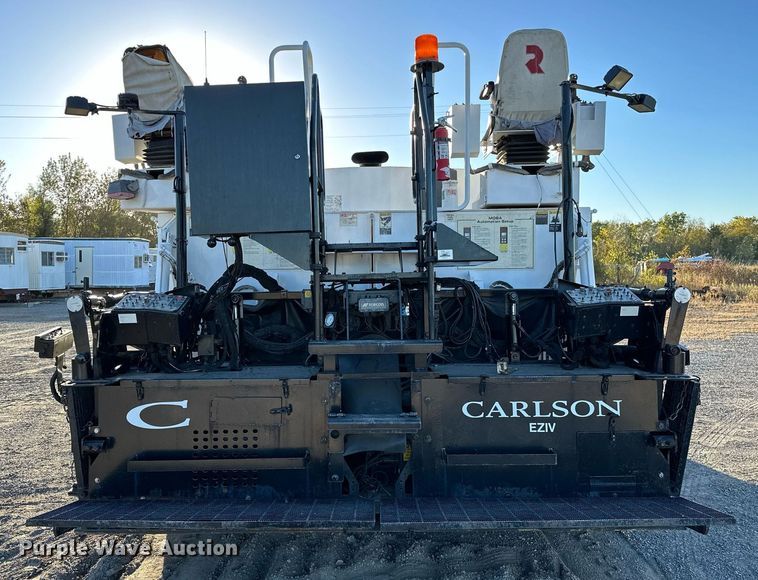 image for item NQ9470 2011 Roadtec RP-195E  paver