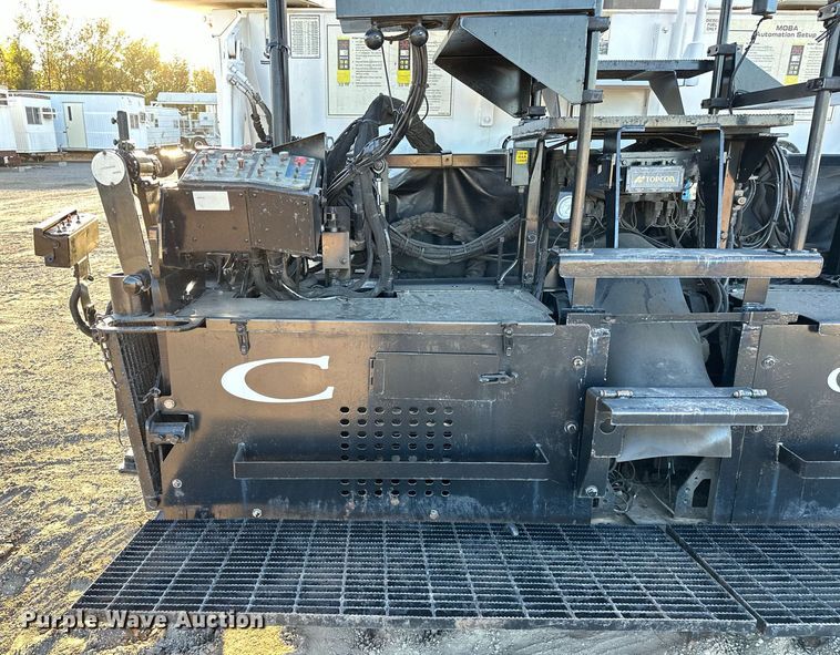 image for item NQ9470 2011 Roadtec RP-195E  paver