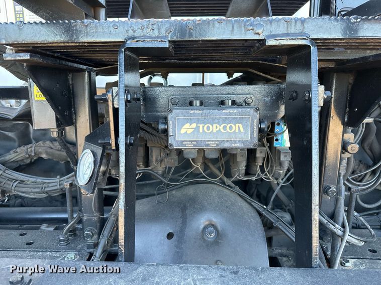 image for item NQ9470 2011 Roadtec RP-195E  paver