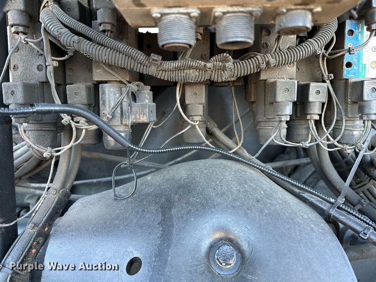 image for item NQ9470 2011 Roadtec RP-195E  paver