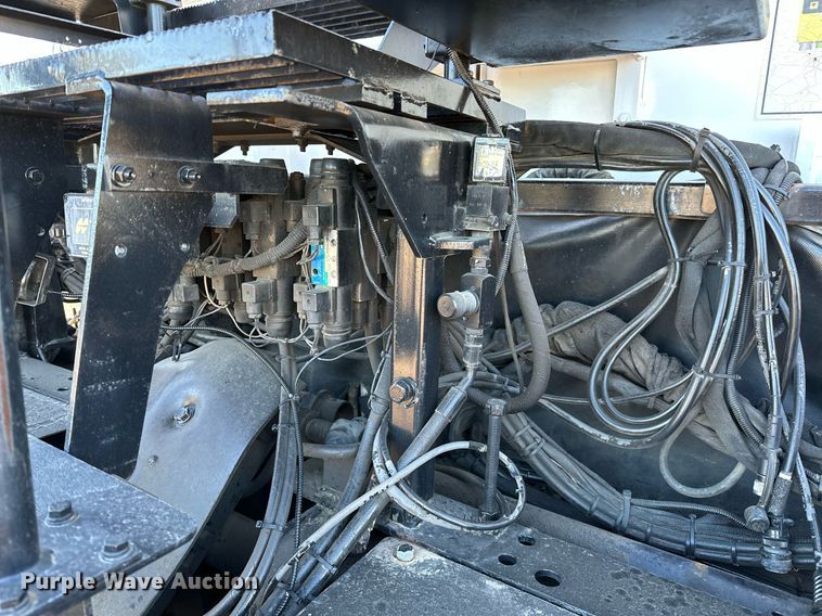 image for item NQ9470 2011 Roadtec RP-195E  paver