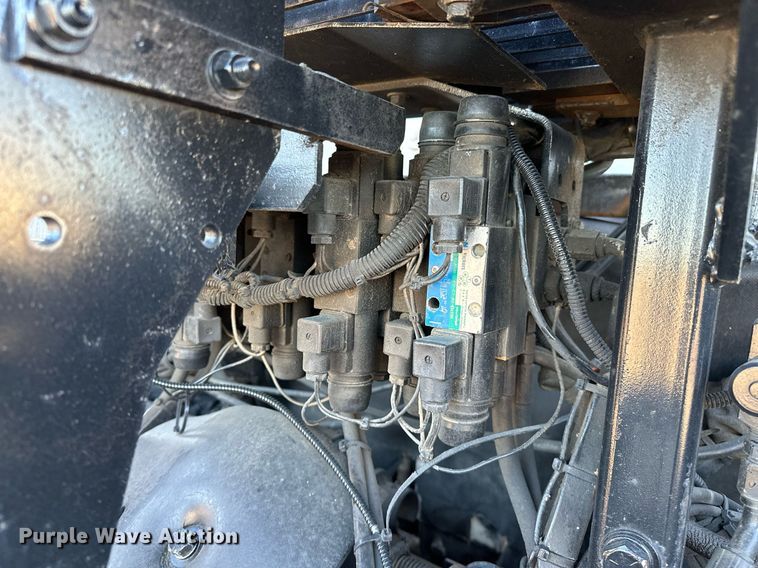 image for item NQ9470 2011 Roadtec RP-195E  paver