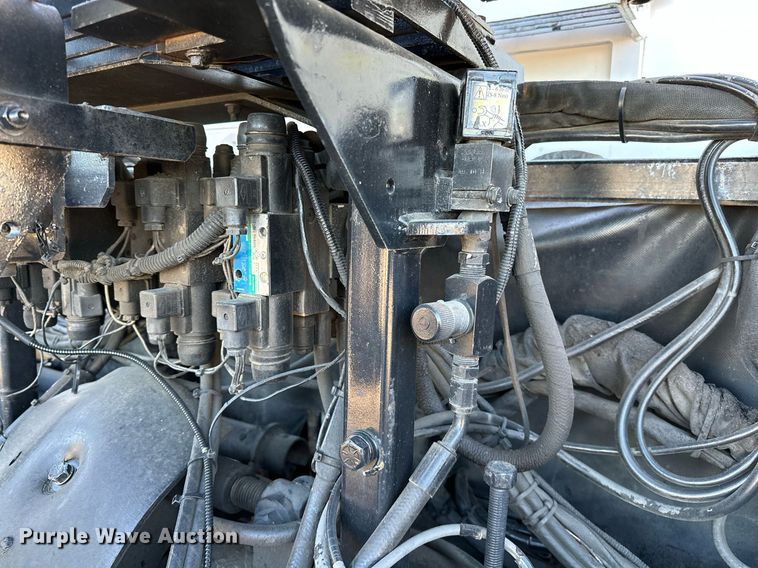 image for item NQ9470 2011 Roadtec RP-195E  paver