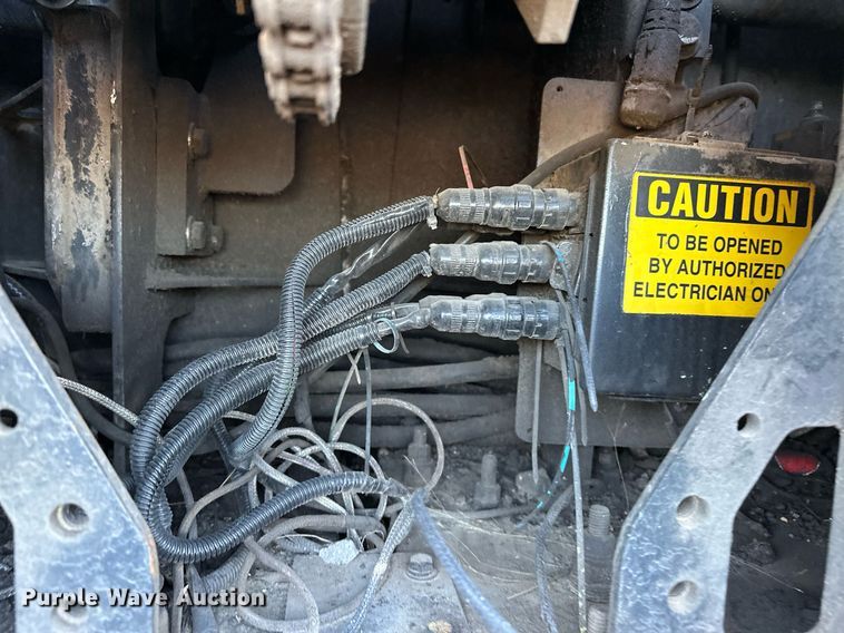 image for item NQ9470 2011 Roadtec RP-195E  paver