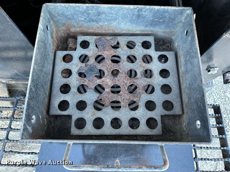 image for item NQ9470 2011 Roadtec RP-195E  paver