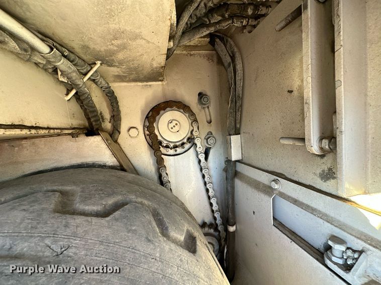 image for item NQ9470 2011 Roadtec RP-195E  paver