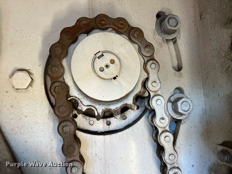 image for item NQ9470 2011 Roadtec RP-195E  paver