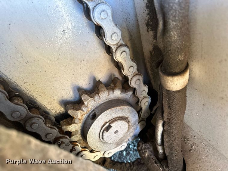 image for item NQ9470 2011 Roadtec RP-195E  paver