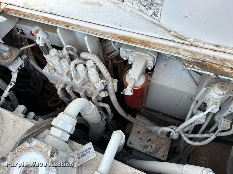 image for item NQ9470 2011 Roadtec RP-195E  paver