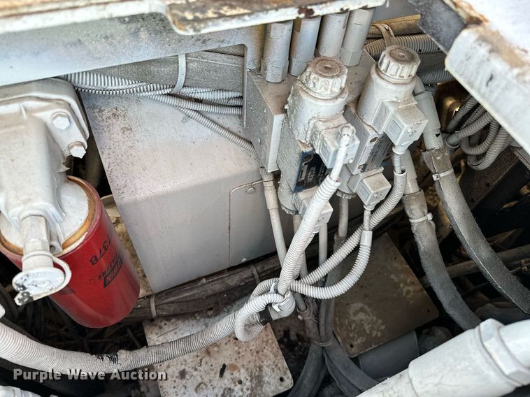 image for item NQ9470 2011 Roadtec RP-195E  paver