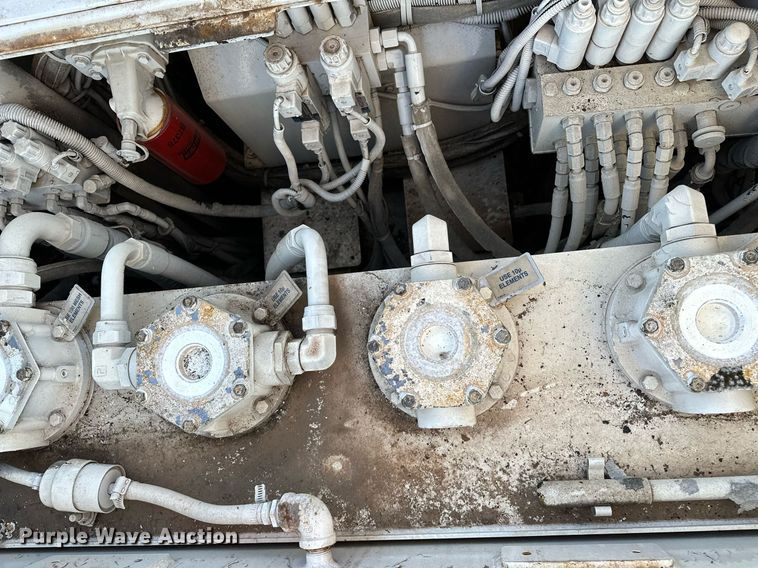 image for item NQ9470 2011 Roadtec RP-195E  paver