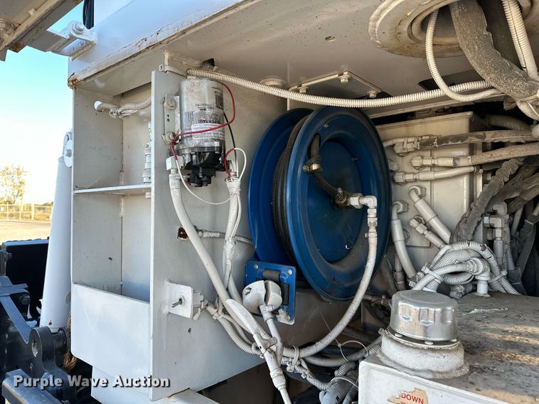 image for item NQ9470 2011 Roadtec RP-195E  paver