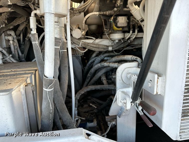 image for item NQ9470 2011 Roadtec RP-195E  paver