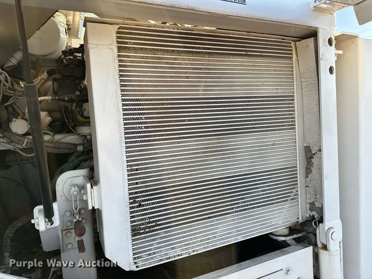 image for item NQ9470 2011 Roadtec RP-195E  paver