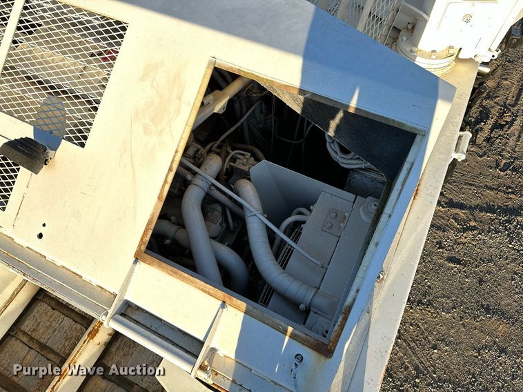 image for item NQ9470 2011 Roadtec RP-195E  paver