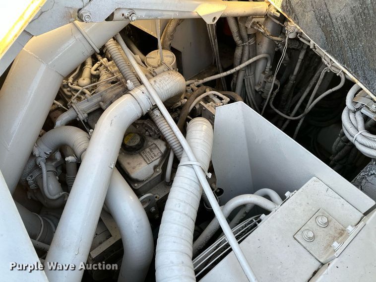 image for item NQ9470 2011 Roadtec RP-195E  paver