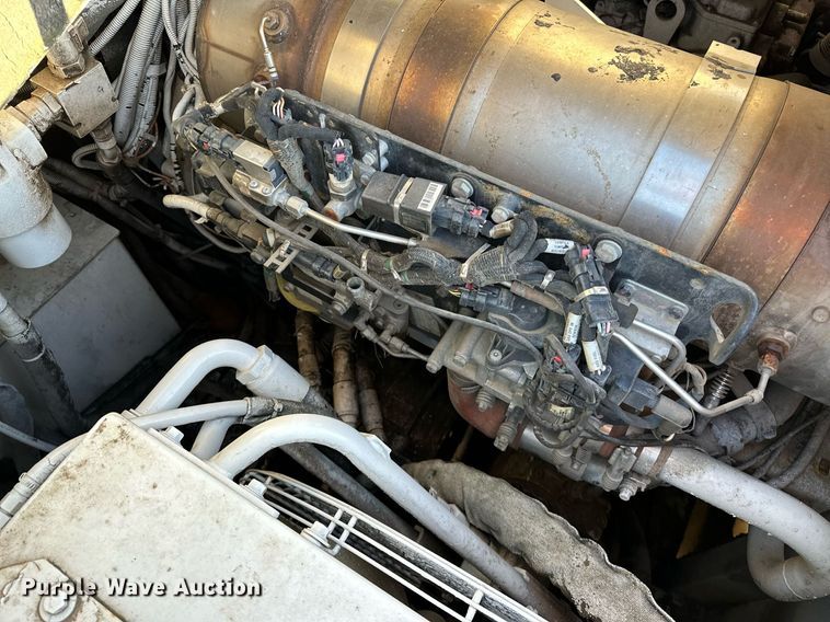 image for item NQ9470 2011 Roadtec RP-195E  paver