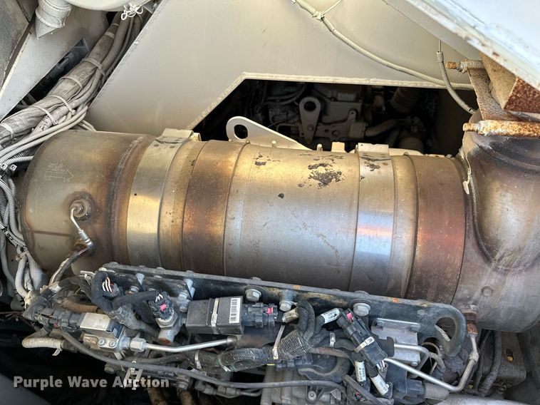 image for item NQ9470 2011 Roadtec RP-195E  paver