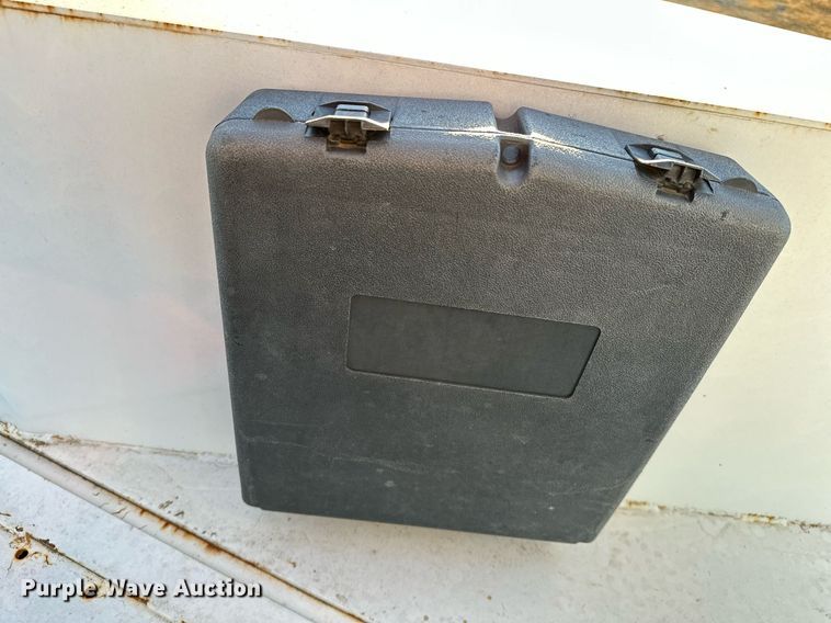 image for item NQ9470 2011 Roadtec RP-195E  paver