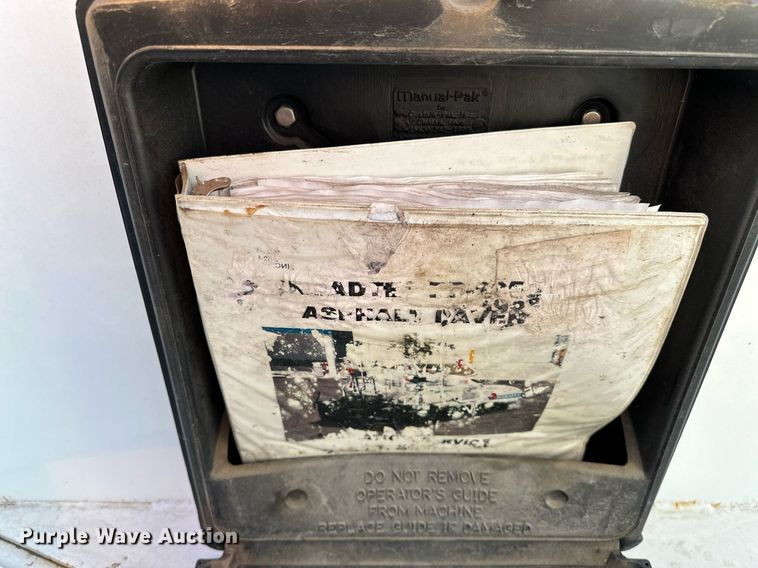 image for item NQ9470 2011 Roadtec RP-195E  paver