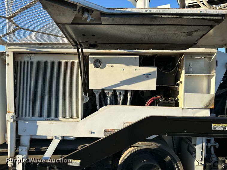 image for item NQ9470 2011 Roadtec RP-195E  paver