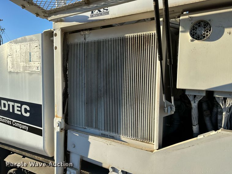 image for item NQ9470 2011 Roadtec RP-195E  paver