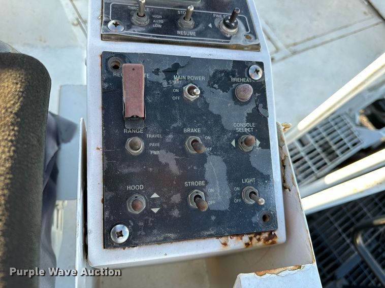 image for item NQ9470 2011 Roadtec RP-195E  paver