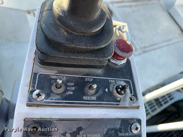 image for item NQ9470 2011 Roadtec RP-195E  paver