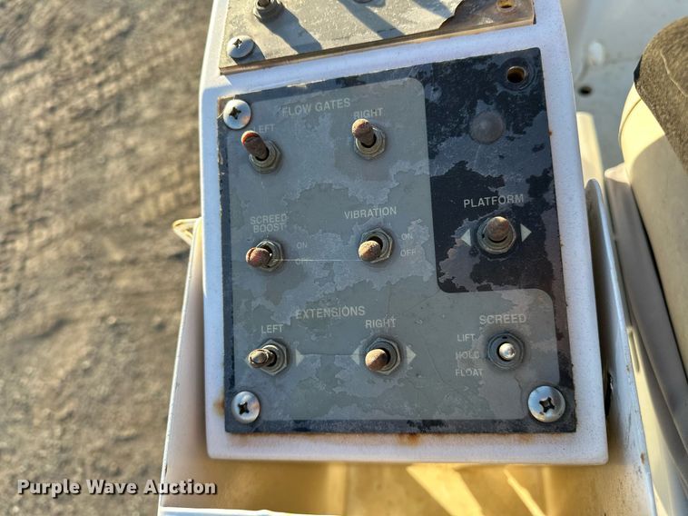 image for item NQ9470 2011 Roadtec RP-195E  paver