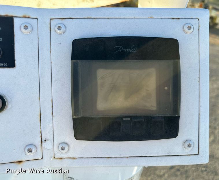 image for item NQ9470 2011 Roadtec RP-195E  paver