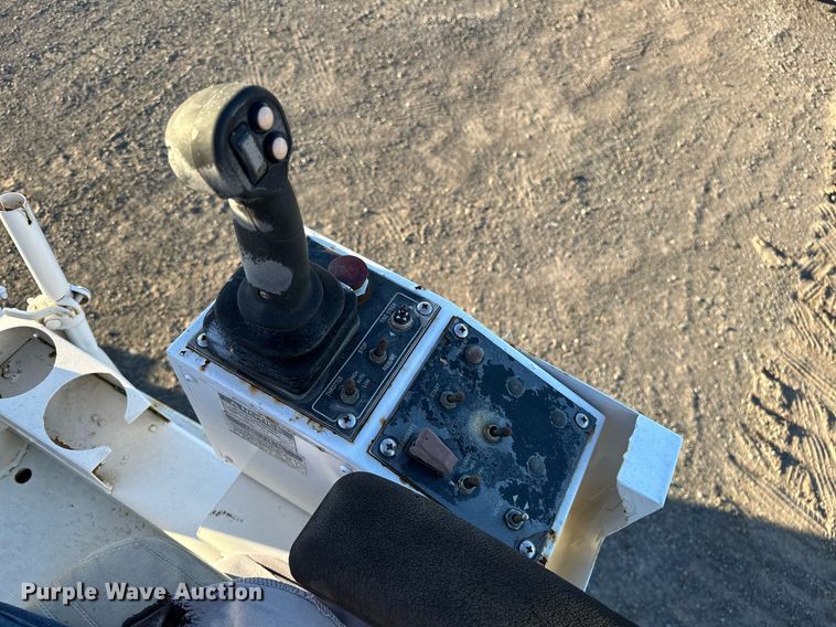 image for item NQ9470 2011 Roadtec RP-195E  paver