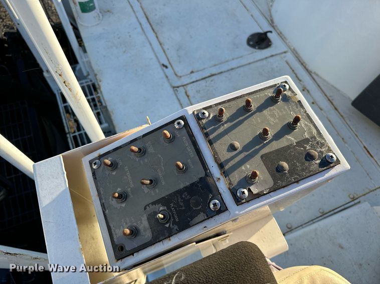 image for item NQ9470 2011 Roadtec RP-195E  paver