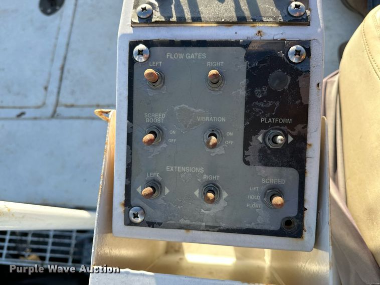 image for item NQ9470 2011 Roadtec RP-195E  paver