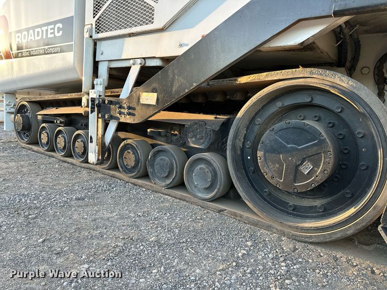 image for item NQ9470 2011 Roadtec RP-195E  paver