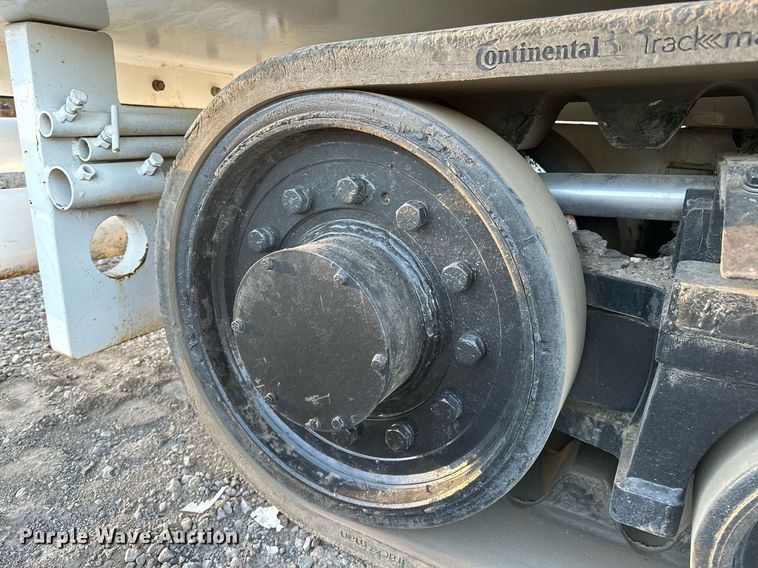 image for item NQ9470 2011 Roadtec RP-195E  paver