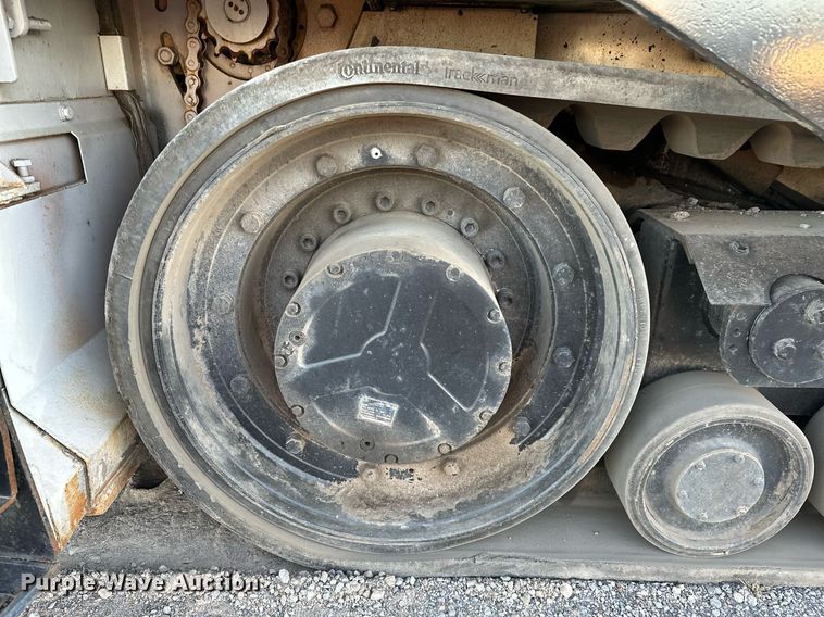 image for item NQ9470 2011 Roadtec RP-195E  paver