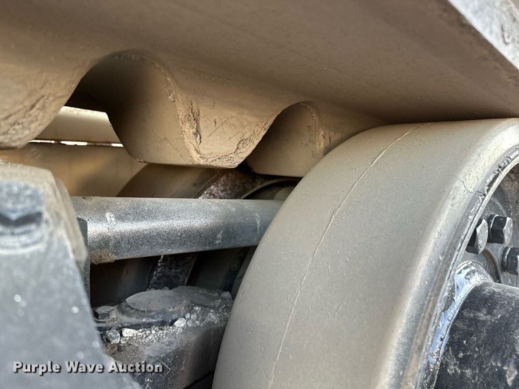 image for item NQ9470 2011 Roadtec RP-195E  paver