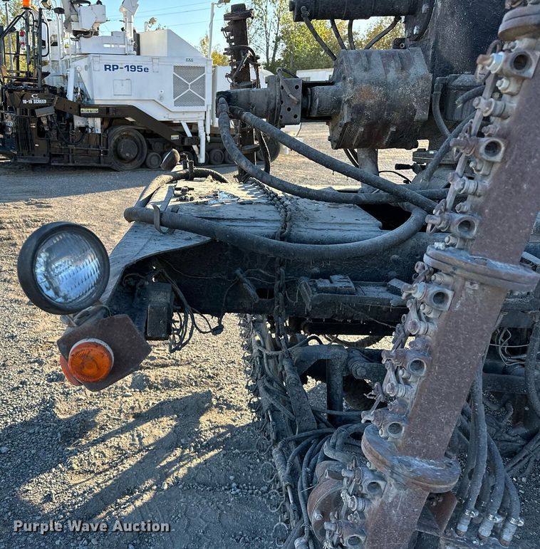 image for item NQ9471 2000 GMC C7500  oil distributor truck