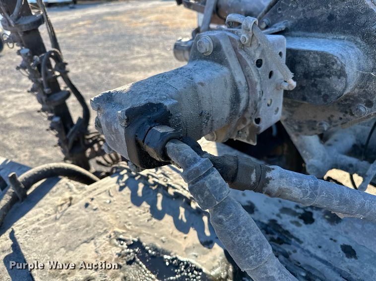 image for item NQ9471 2000 GMC C7500  oil distributor truck