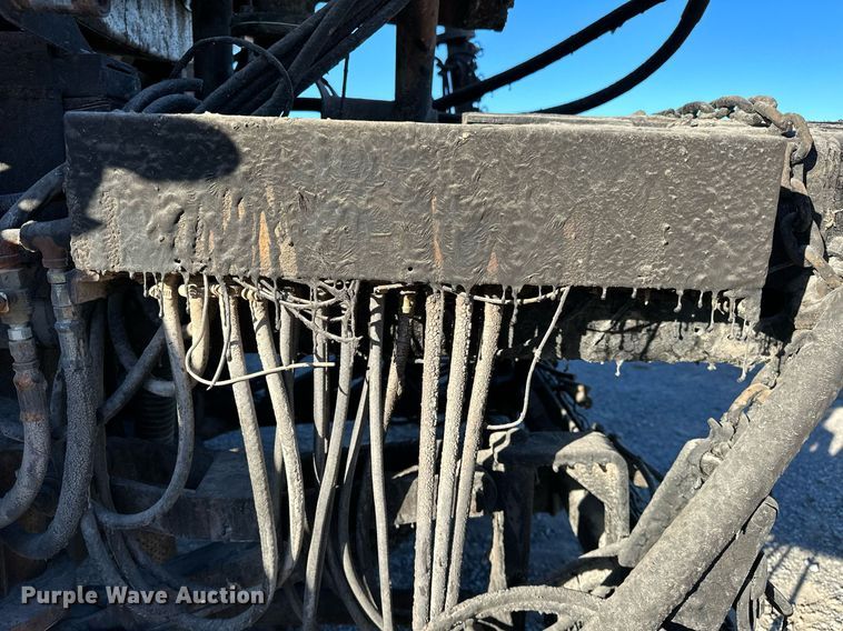 image for item NQ9471 2000 GMC C7500  oil distributor truck