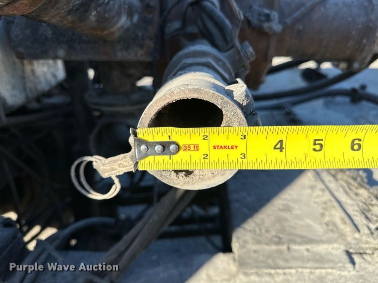 image for item NQ9471 2000 GMC C7500  oil distributor truck