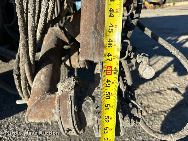 image for item NQ9471 2000 GMC C7500  oil distributor truck