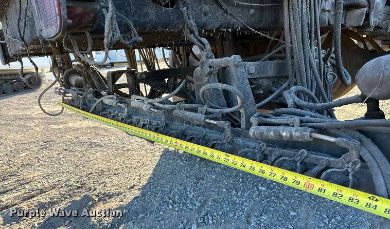 image for item NQ9471 2000 GMC C7500  oil distributor truck