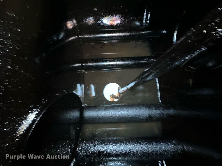 image for item NQ9471 2000 GMC C7500  oil distributor truck