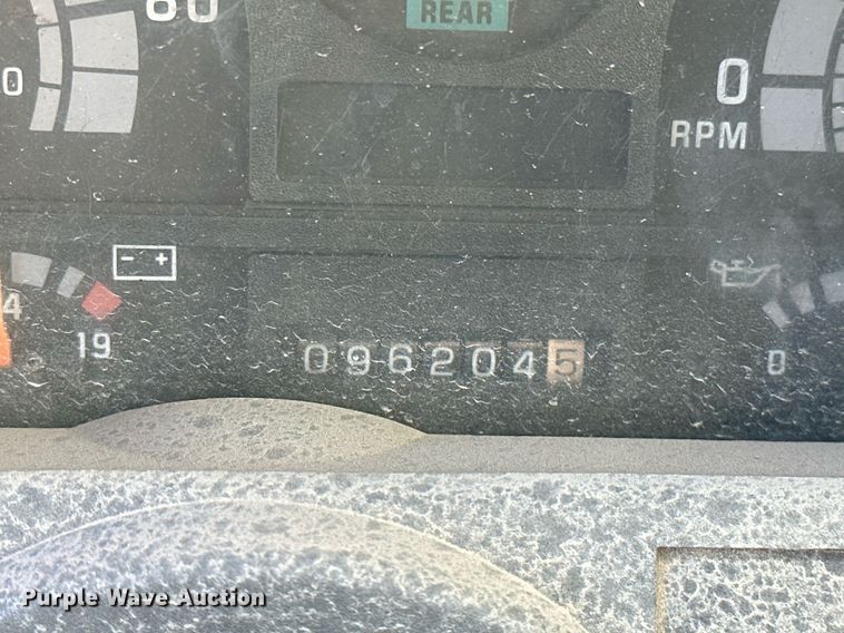 image for item NQ9471 2000 GMC C7500  oil distributor truck