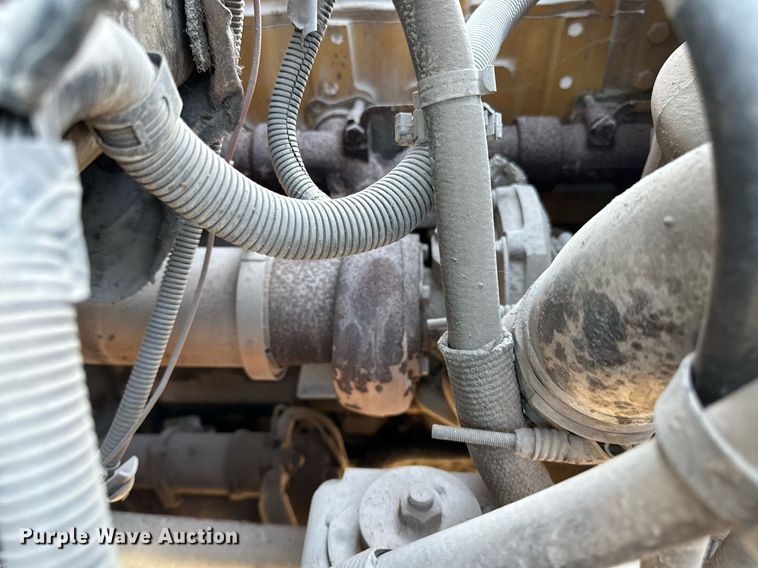 image for item NQ9471 2000 GMC C7500  oil distributor truck